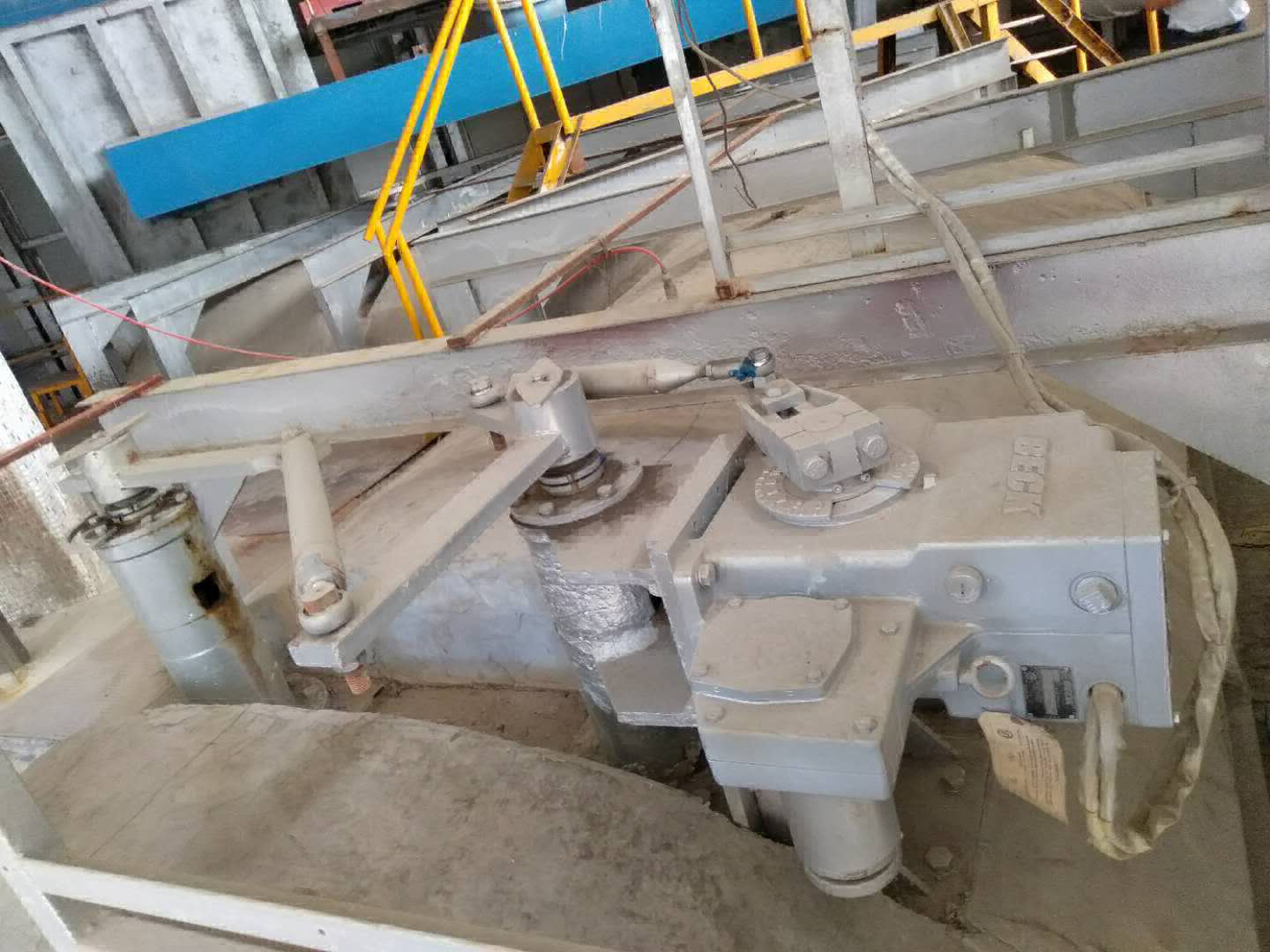 华兴玻璃容器制造厂-吸风机应用